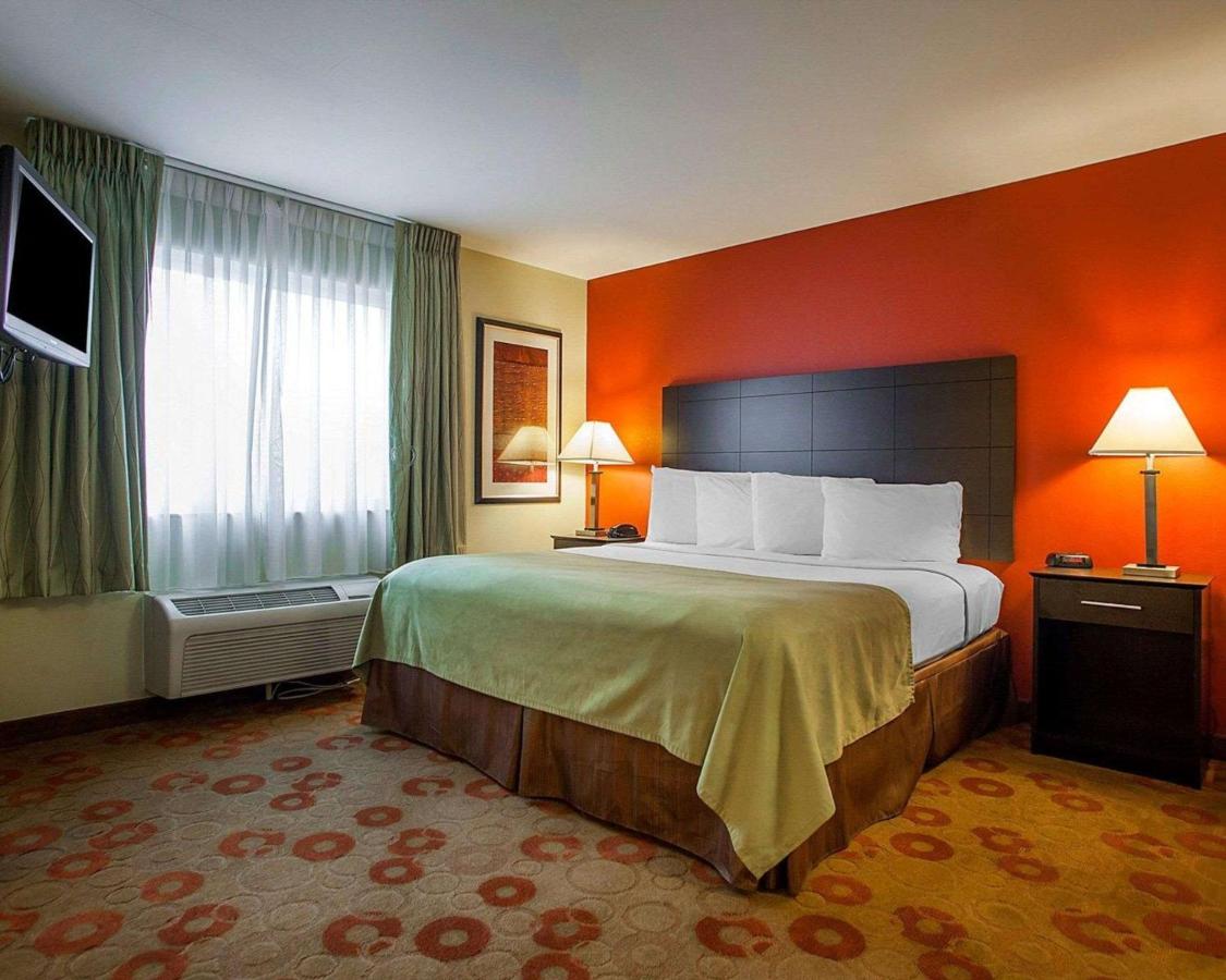 King Suite - Accessible/Non-Smoking at Suburban Studios Cedar Falls