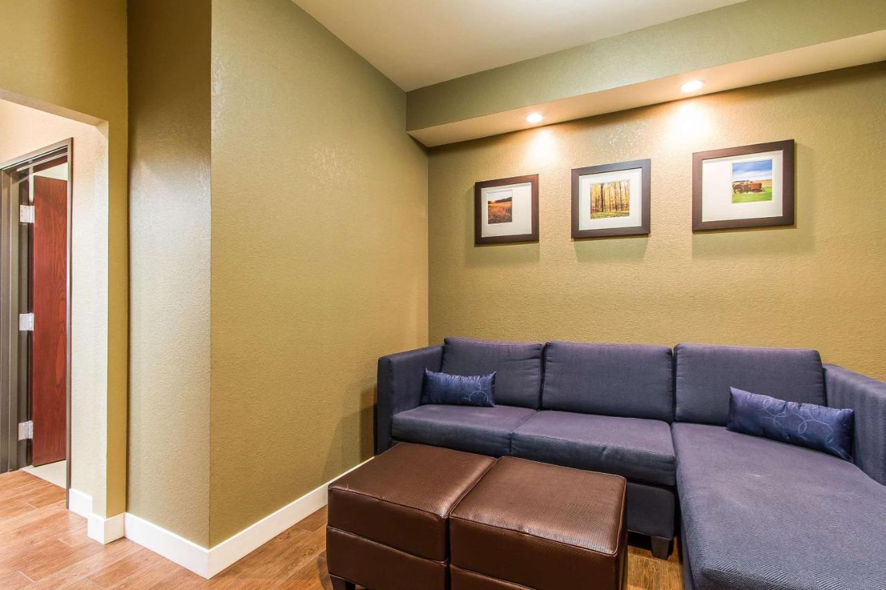 Queen Suite with Two Queen Beds - Non-Smoking at Comfort Suites Mattoon East