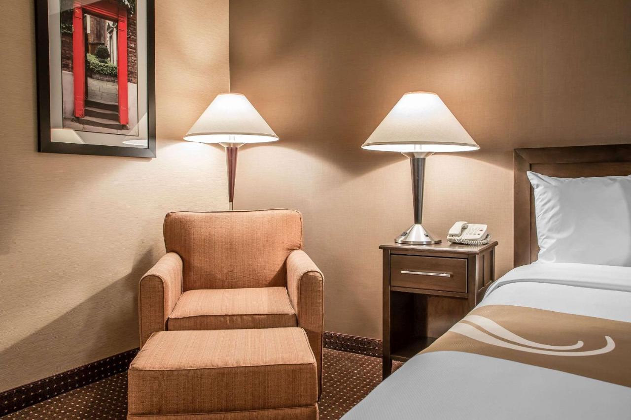 King Room - Non-Smoking at Quality Inn Elgin I-90