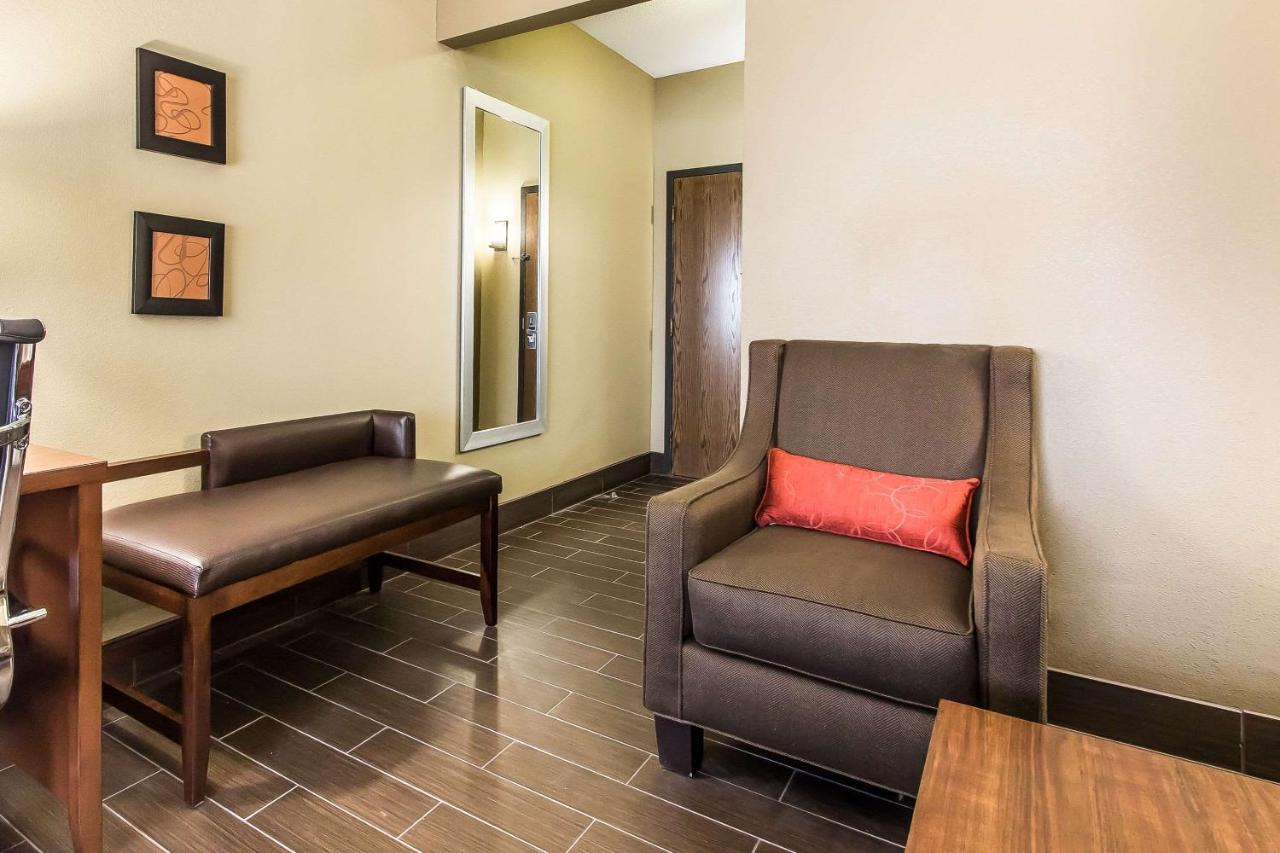 King Suite - Non-Smoking at Comfort Suites Effingham Central