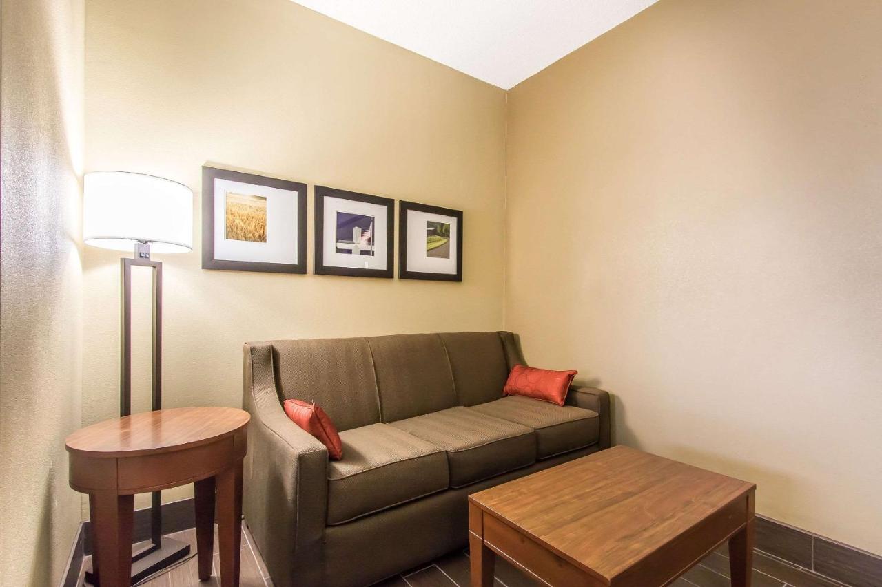 Queen Suite with Two Queen Beds - Non-Smoking at Comfort Suites Effingham Central