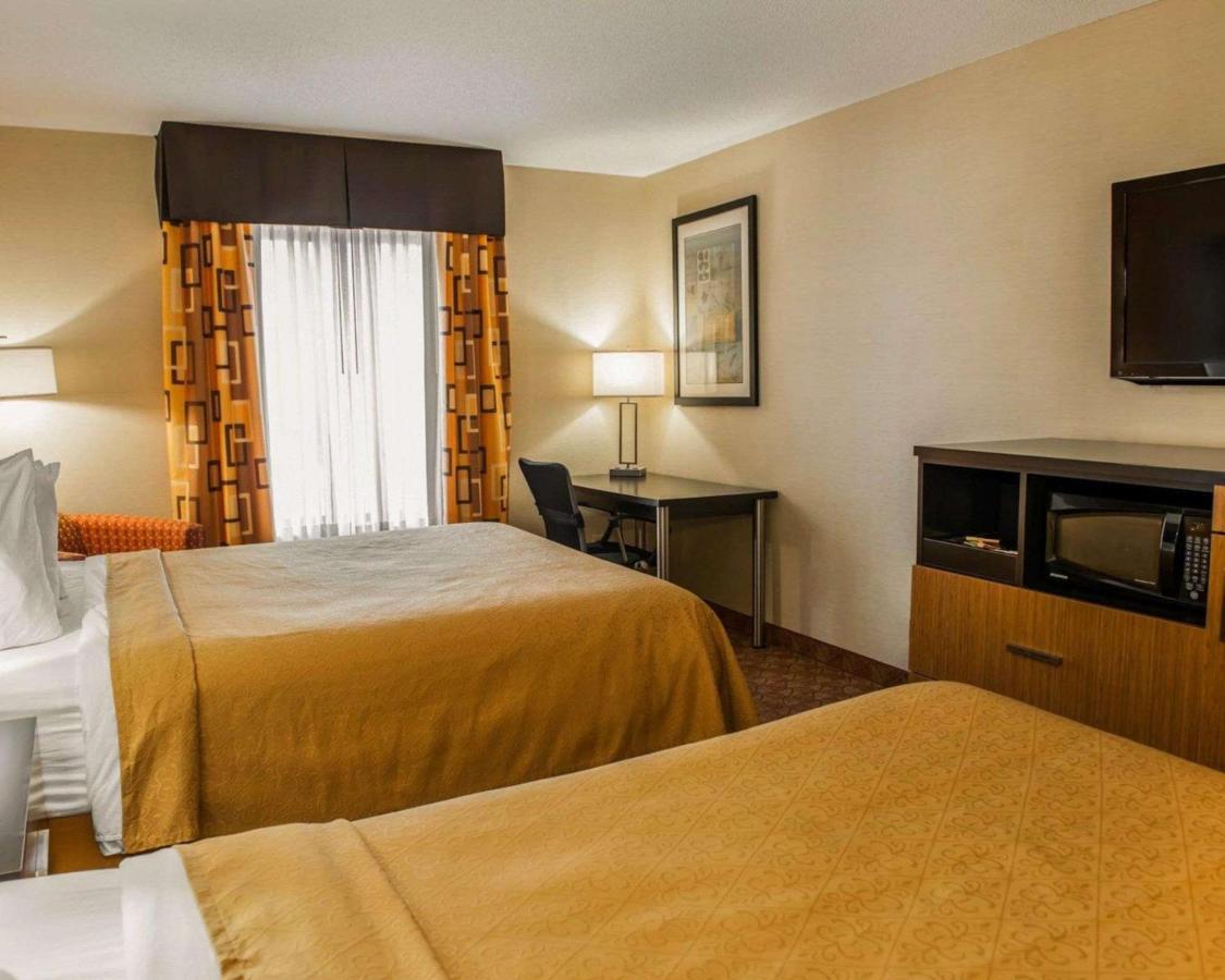 Queen Room with Two Queen Beds - Non-Smoking at Quality Inn Franklin I-65