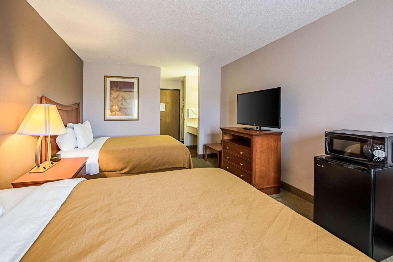 Double Room with Two Double Beds - Non-Smoking at Rodeway Inn