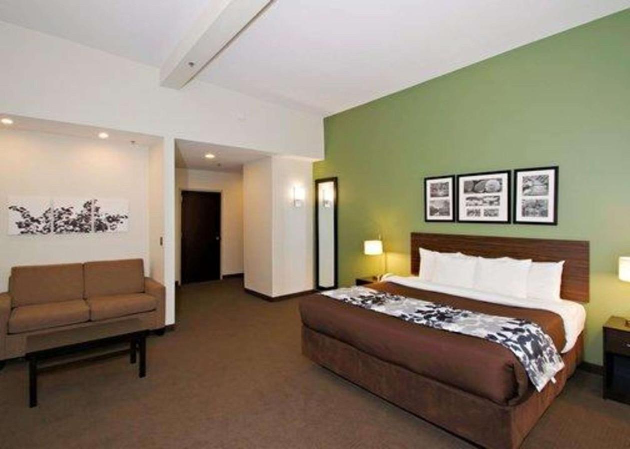 King Suite at Sleep Inn & Suites Downtown Inner Harbor