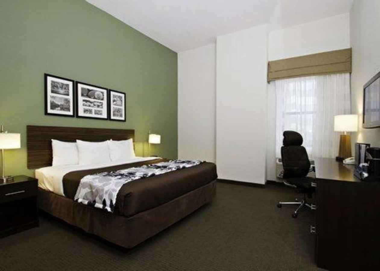 King Room - Accessible/Non-Smoking at Sleep Inn & Suites Downtown Inner Harbor