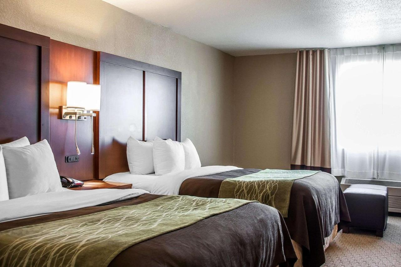 Queen Room with Two Queen Beds and Courtyard View - Non-Smoking at Comfort Inn Fergus Falls
