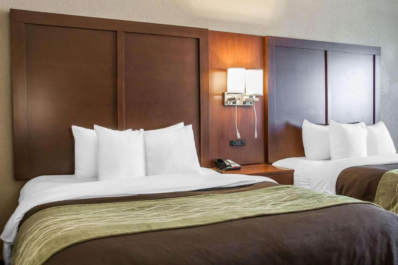 Queen Room with Two Queen Beds and Courtyard View - Non-Smoking at Comfort Inn Fergus Falls