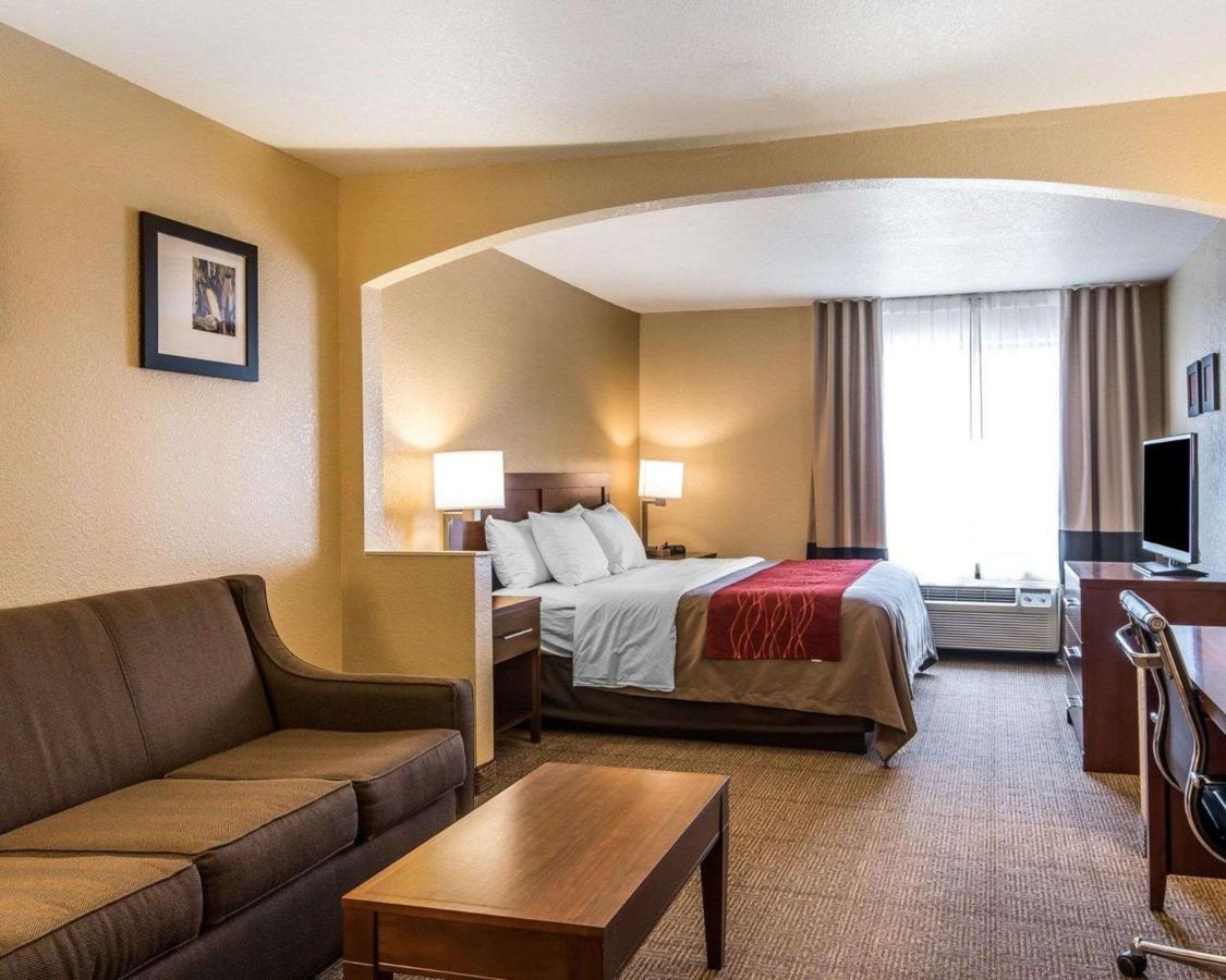 King Room with Sofa Bed - Non-Smoking at Quality Inn & Suites Bethany