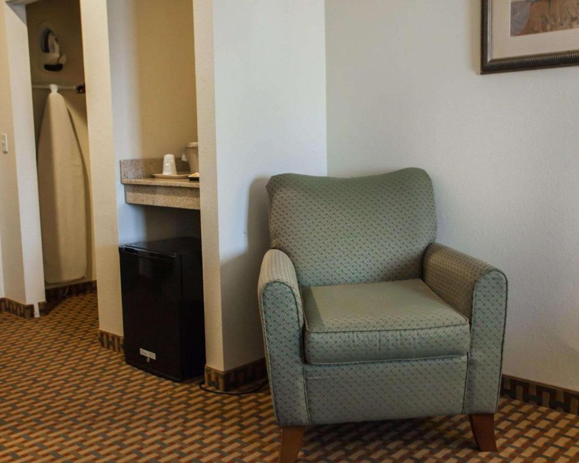 King Room - Non-Smoking at Comfort Inn & Suites Harrisonville