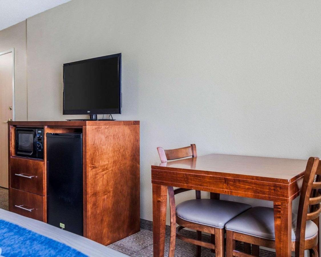 Queen Room with Two Queen Beds - Non-Smoking at Comfort Inn & Suites Moberly