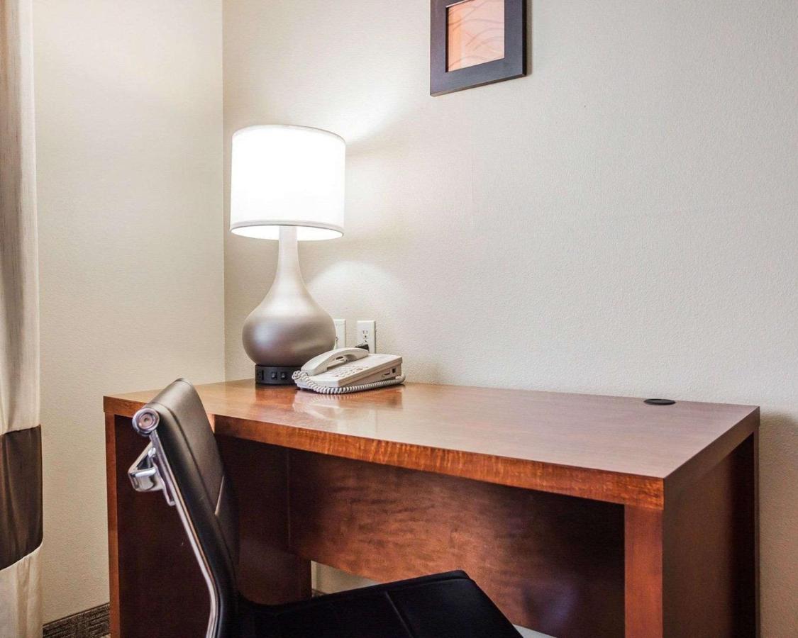 King Suite - Non-Smoking at Comfort Inn & Suites Moberly