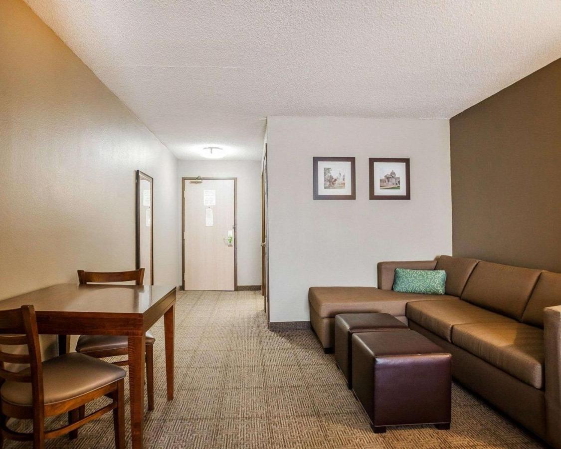 King Suite - Non-Smoking at Comfort Inn & Suites Moberly