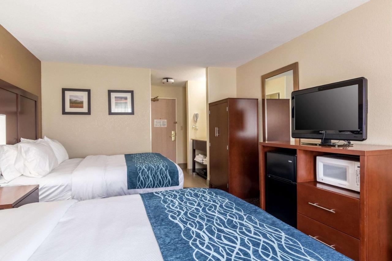 Queen Room with Two Queen Beds - Non-Smoking at Comfort Inn & Suites - Hannibal