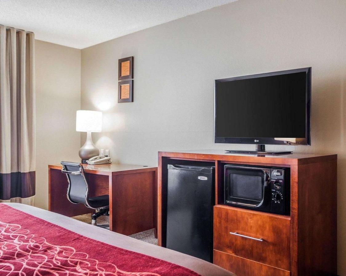 King Suite - Non-Smoking at Comfort Inn & Suites Moberly