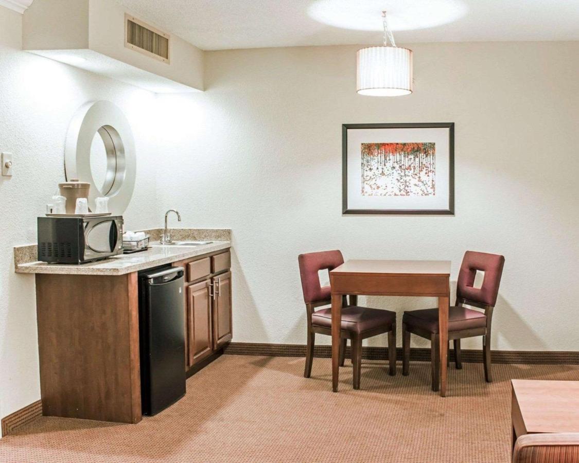 Room #2475717 at Comfort Inn Fayetteville near Fort Bragg