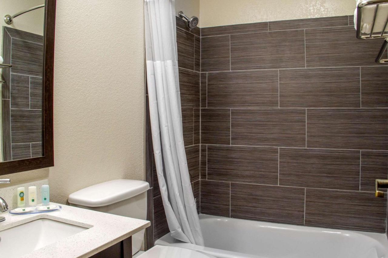 King Suite - Non-Smoking at Quality Inn & Suites Maggie Valley - Cherokee Area