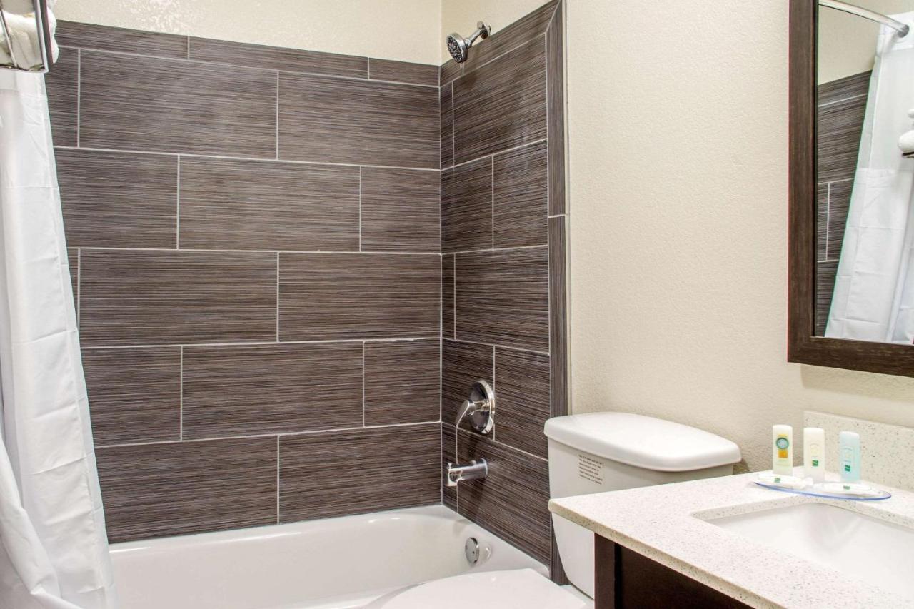 King Suite - Non-Smoking at Quality Inn & Suites Maggie Valley - Cherokee Area