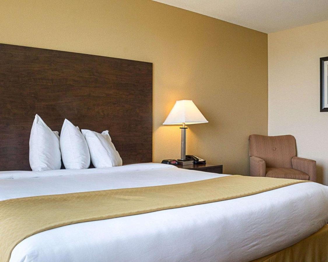 King Room - Non-Smoking at Quality Inn & Suites Minot North