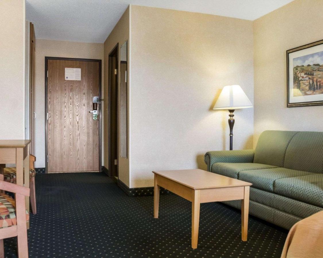 King Suite with Sofa Bed - Non-Smoking at Comfort Inn Jamestown South