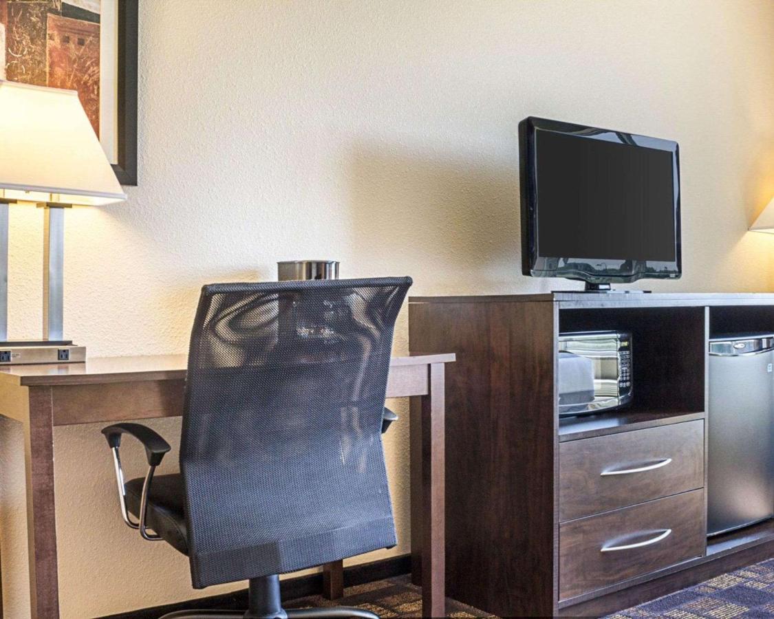 King Room - Non-Smoking at Quality Inn & Suites Minot North