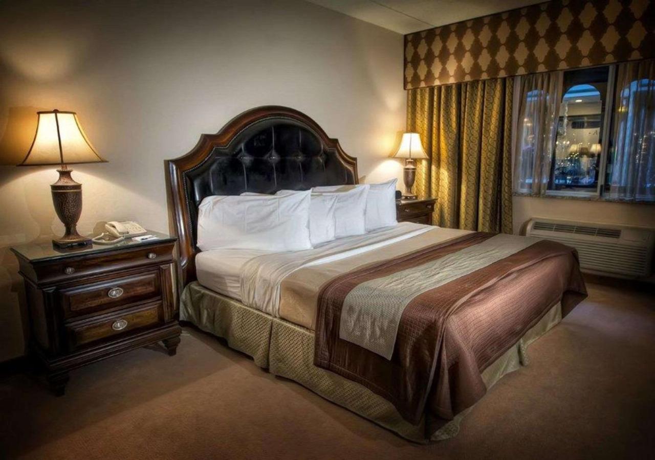 King Room - Non-Smoking at Garden Place Hotel