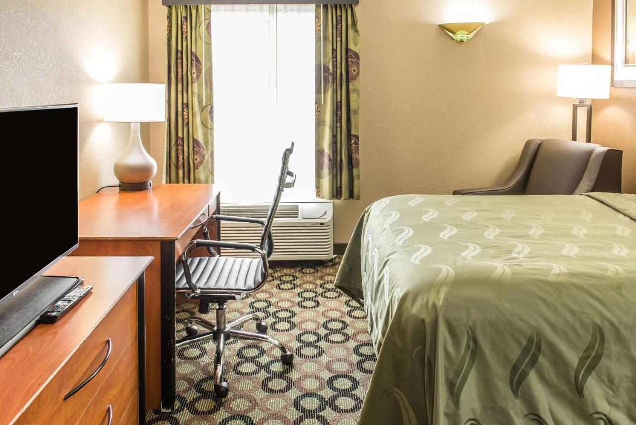 Standard Queen Room with Two Queen Beds - Non Smoking at Quality Inn & Suites Columbus West - Hilliard