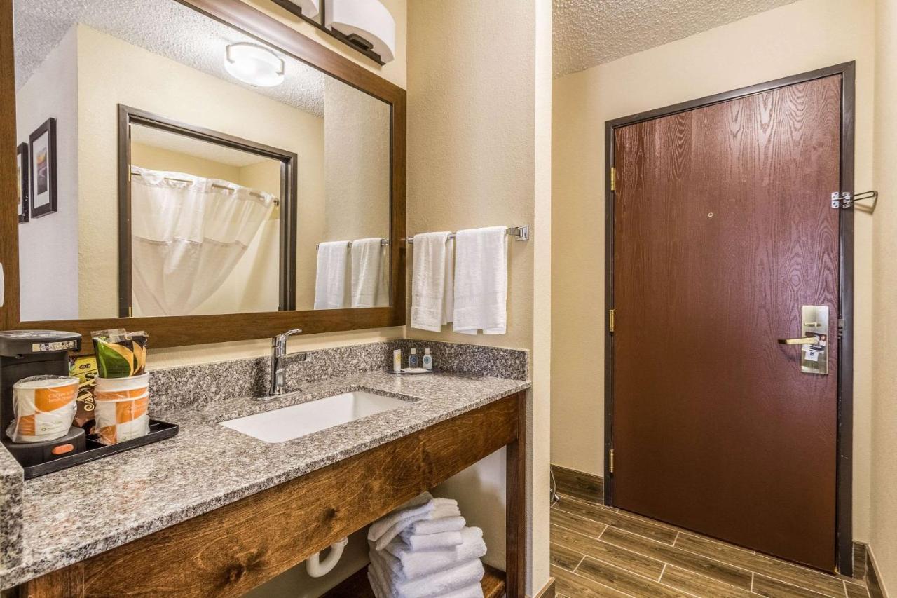 Queen Room with Two Queen Beds - Non-Smoking at Comfort Inn Norwalk - Sandusky