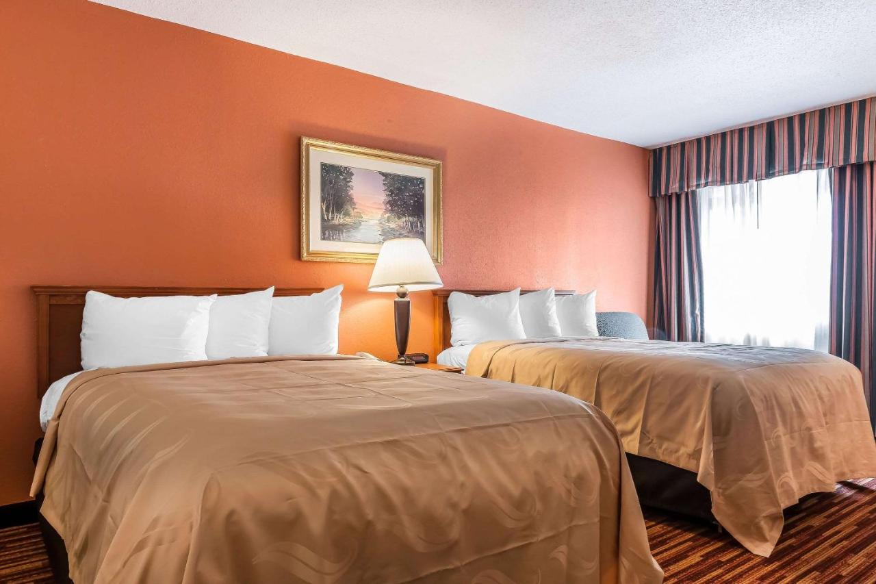 Double Room with Two Double Beds - Smoking at Quality Inn