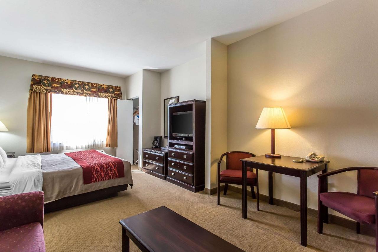 King Suite - Non-Smoking at Quality Inn & Suites Guymon East