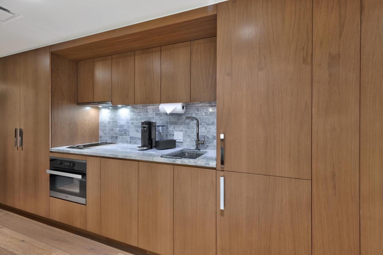 Deluxe Ocean View Studio at Real Select at the Ritz Carlton Residences, Waikiki Beach