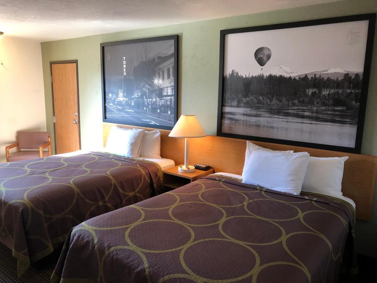 Queen Room with Two Queen Beds - Pet Friendly/Non-Smoking at Super 8 by Wyndham Bend