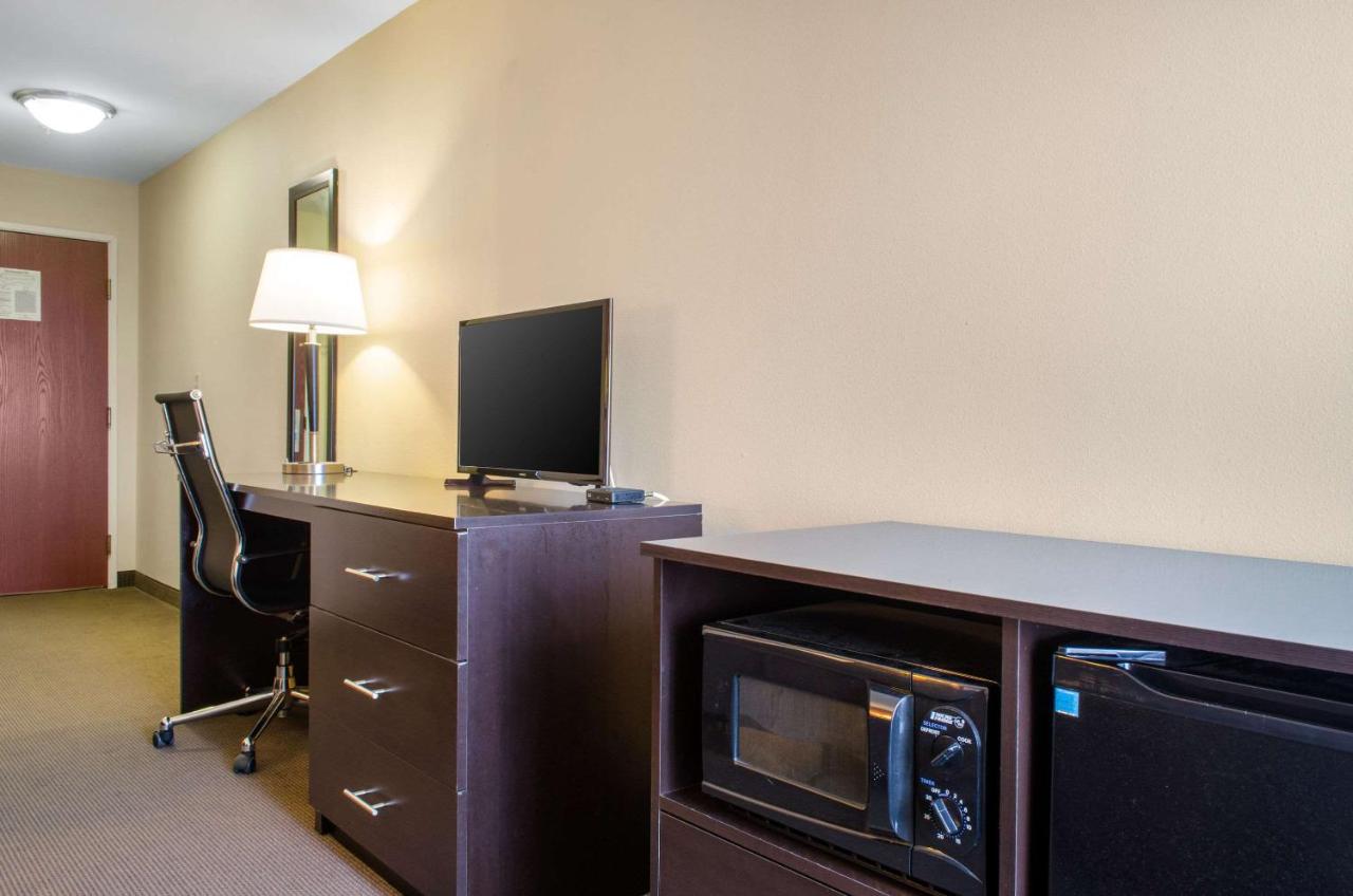 Queen Room - Non-Smoking at Spark by Hilton Montgomery EastChase