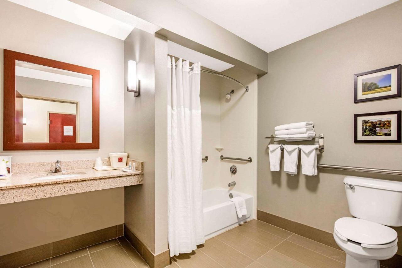 King Suite - Accessible/Non-Smoking at Comfort Suites Tuscaloosa near University