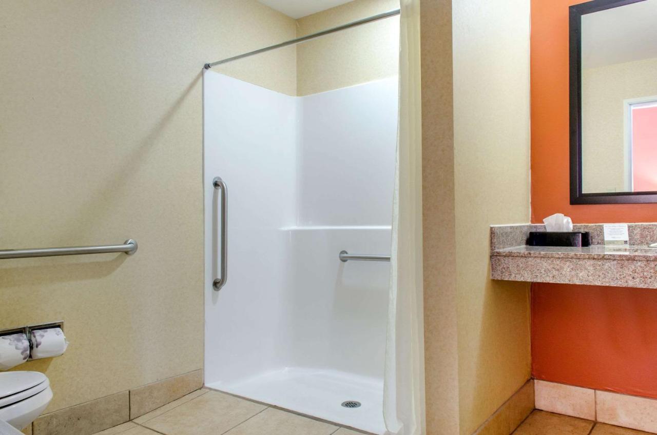 King Room - Accessible/Non-Smoking at Spark by Hilton Montgomery EastChase