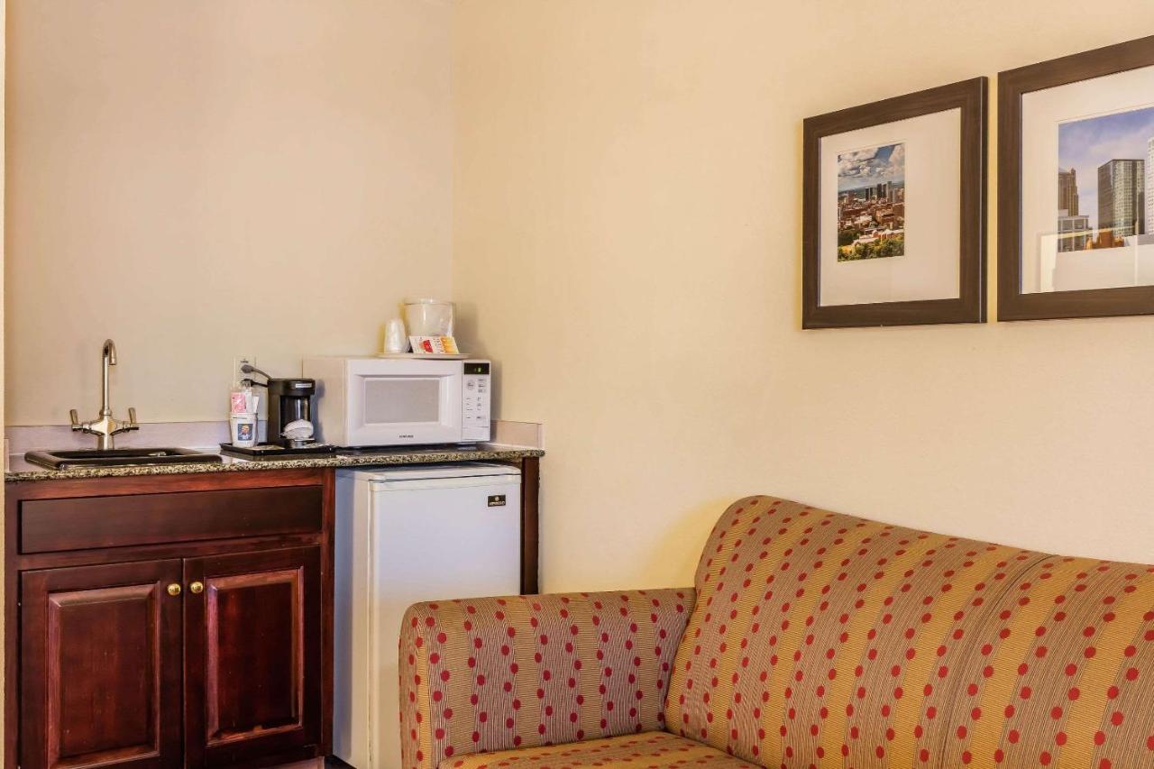 King Suite with Sofa Bed at Comfort Inn & Suites Jasper Hwy 78 West