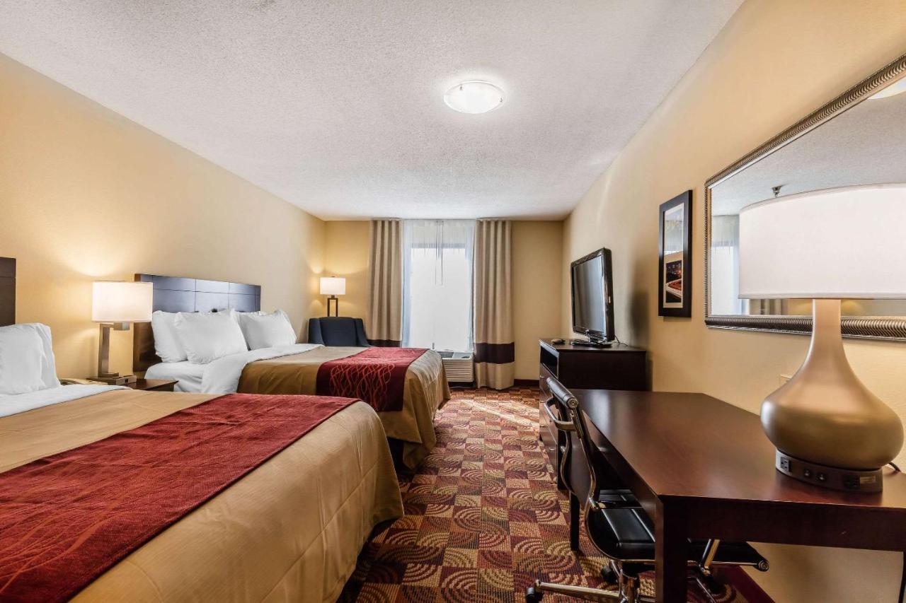 Queen Room with Two Queen Beds - Non-Smoking at Comfort Inn & Suites Jasper Hwy 78 West