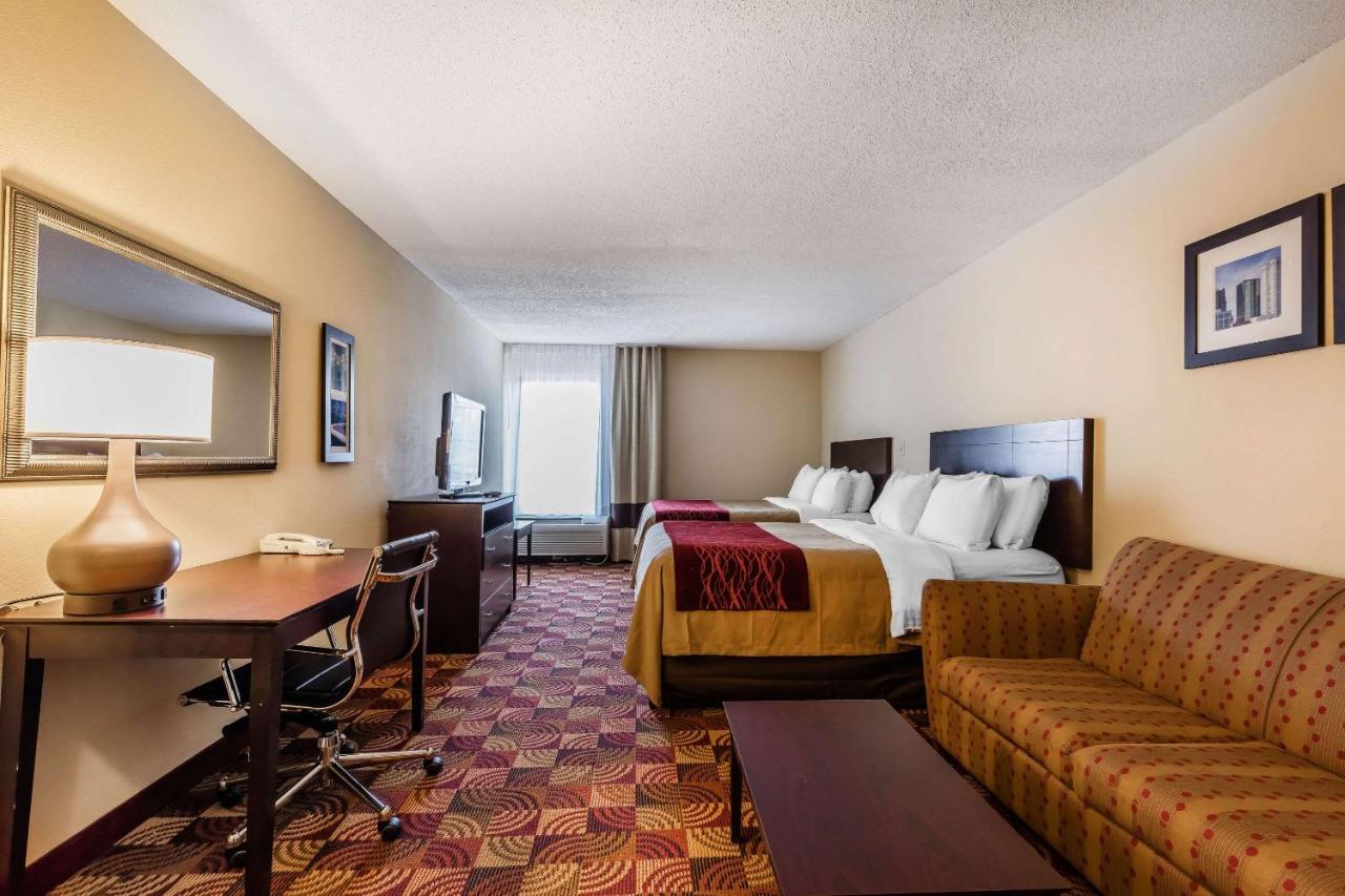 Queen Suite with Two Queen Beds and Sofa Bed at Comfort Inn & Suites Jasper Hwy 78 West