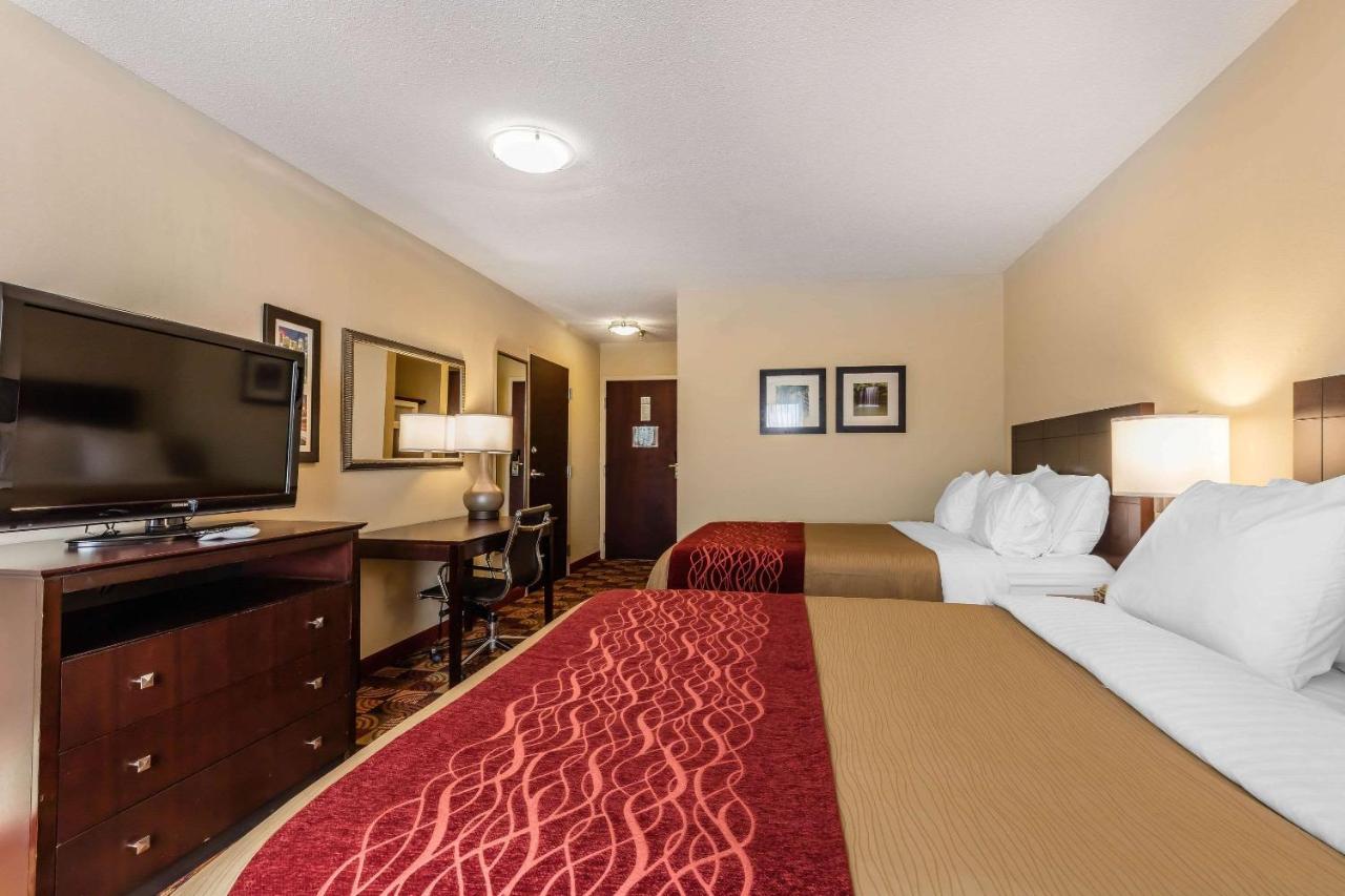 Queen Room with Two Queen Beds - Non-Smoking at Comfort Inn & Suites Jasper Hwy 78 West