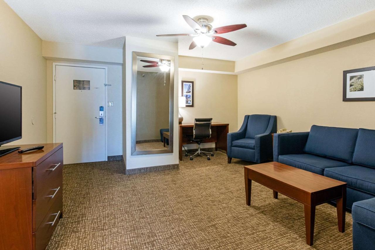 Queen Suite - Non-Smoking at Comfort Inn & Suites Little Rock Airport