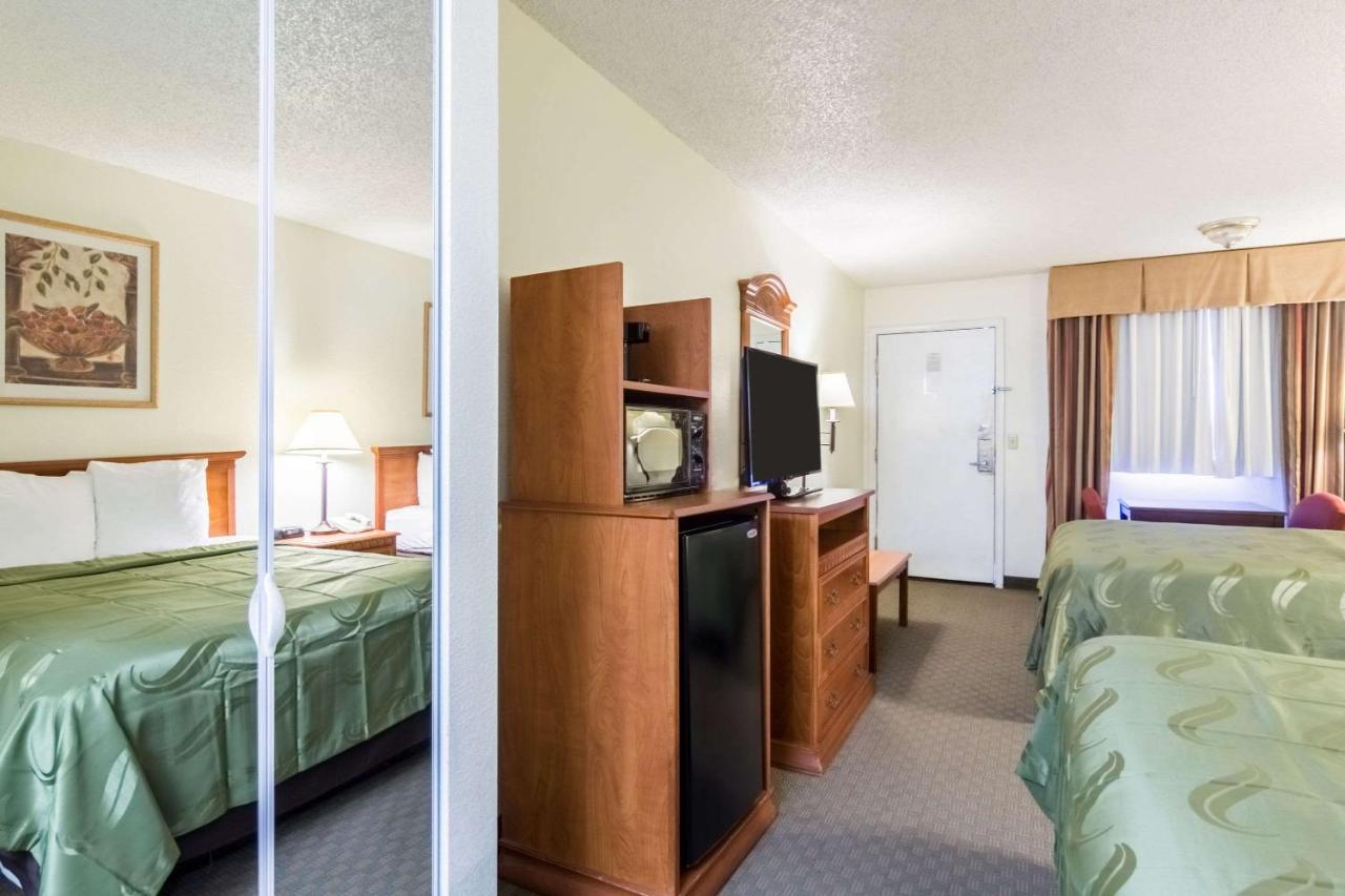 Exterior Queen with Two Queen Beds - Non-Smoking/Pet Friendly at Quality Inn & Suites