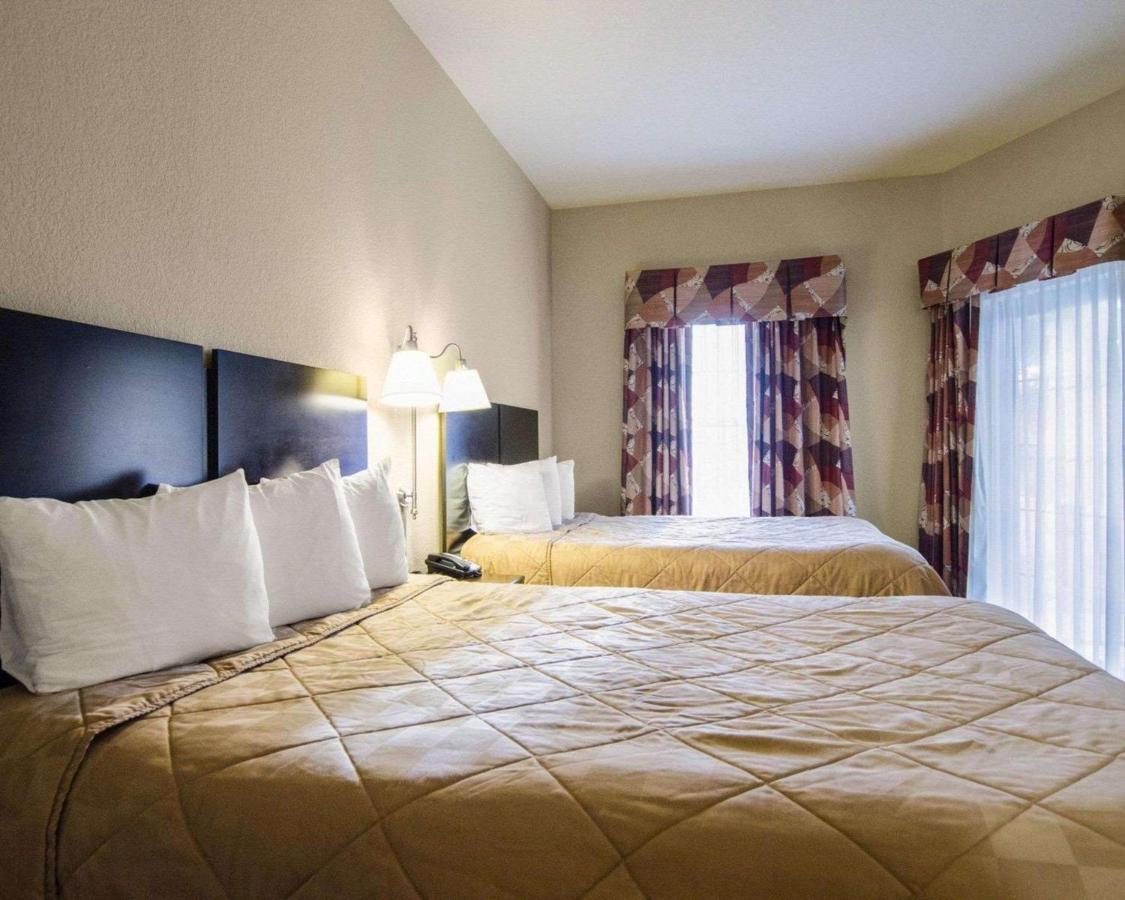 Queen Suite with 2 Queen Beds - Non-Smoking at Affordable Suites of America Rogers - Bentonville