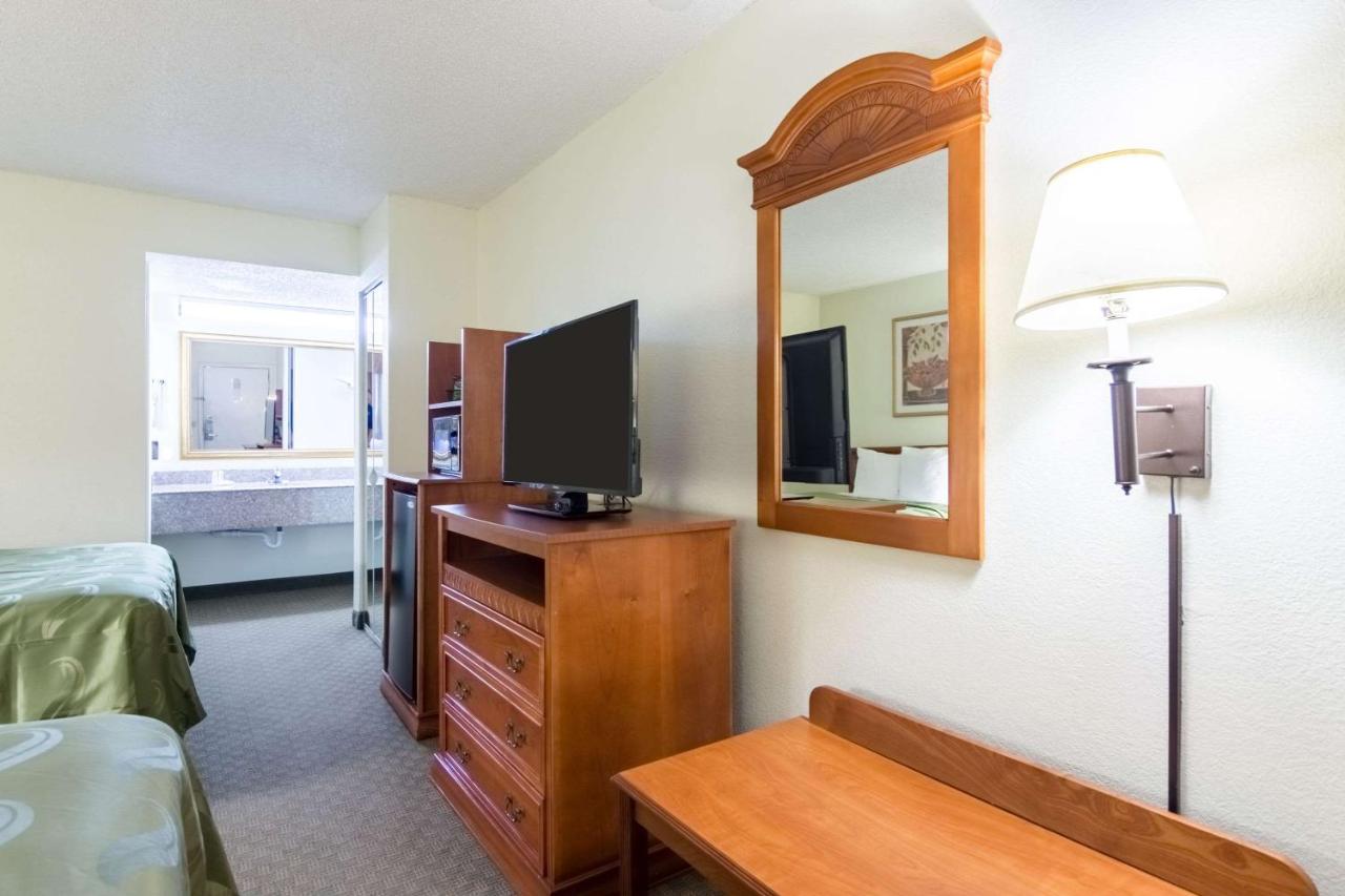 Exterior Queen with Two Queen Beds - Non-Smoking/Pet Friendly at Quality Inn & Suites