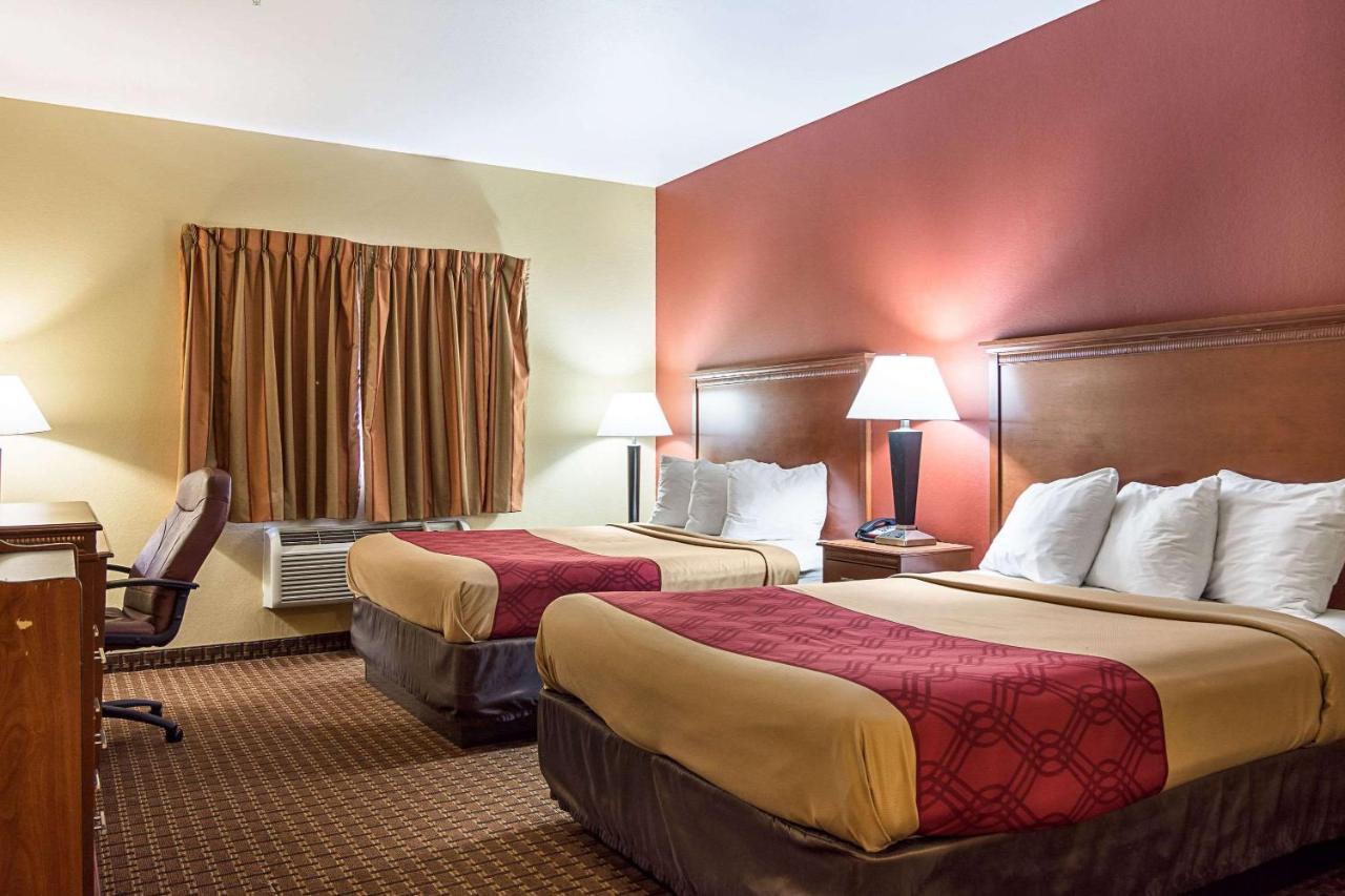 Queen Room with Two Queen Beds - Non-Smoking at Econo Lodge Inn & Suites Little Rock SW