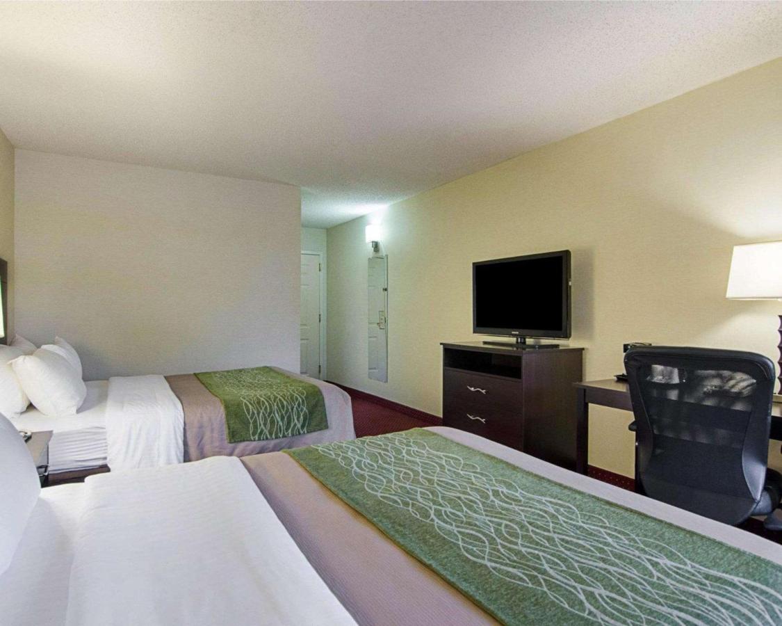 Queen Room with Two Queen Beds - Non-Smoking at Quality Inn & Suites Little Rock West