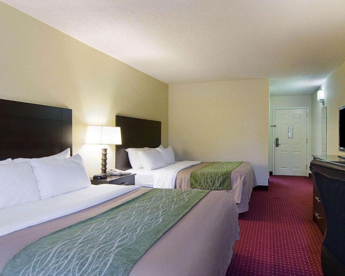 Queen Room with Two Queen Beds - Non-Smoking at Quality Inn & Suites Little Rock West