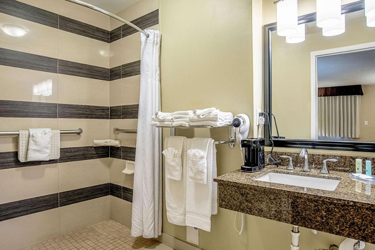 Double Room with Two Double Beds - Non-Smoking at Quality Inn & Suites Phoenix NW - Sun City