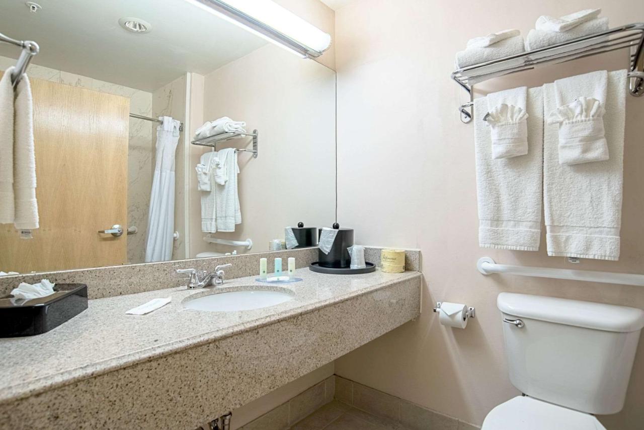 Queen Suite with Two Queen Beds - Non-Smoking at Quality Inn & Suites Phoenix NW - Sun City