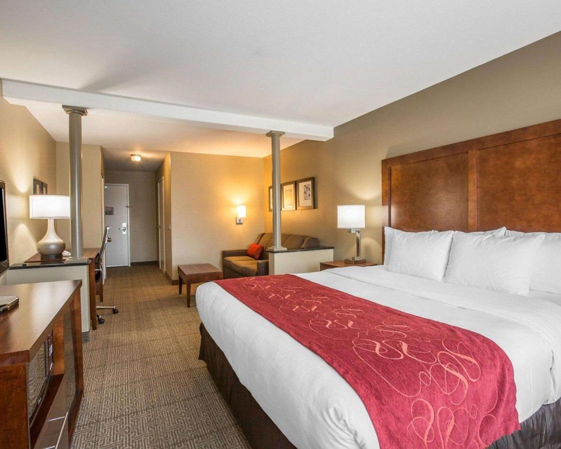 King Suite - Non-Smoking at Comfort Suites Victorville-Hesperia