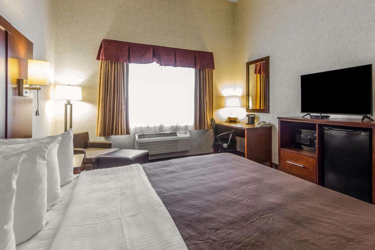 King Room - Non-Smoking at Quality Inn