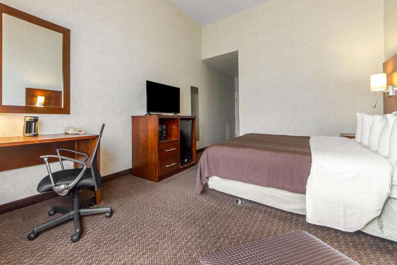 King Room - Non-Smoking at Quality Inn